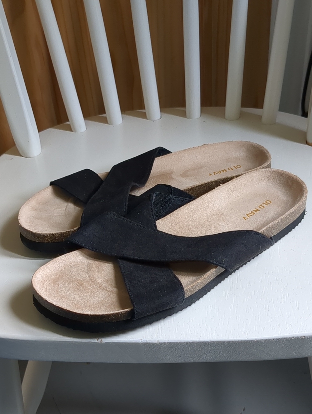 Old Navy Black Crisscross Sandals for Women. Size 9.